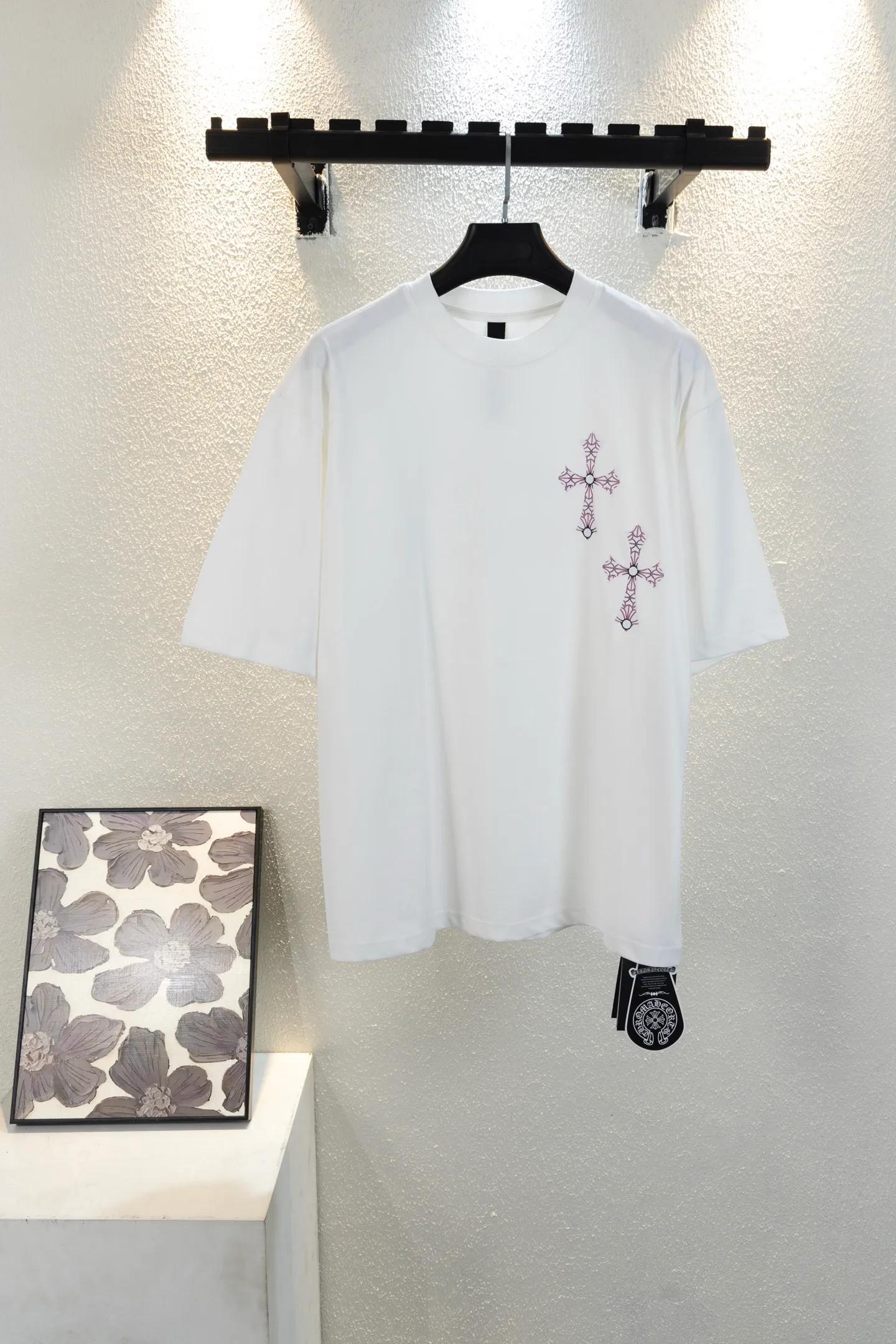 🅿️190 style number k737 Chrome hearte/Chrome heart ch 25ss Miami limited edition Sanskrit Year of the Dragon limited printed T-shirt short sleeves. A must-have item for daily commuting for men and women in light luxury. The correct version is welcome to compare. Detailed features ·280 grams of 100% cotton double yarn jersey fabric ·Custom dyed in the same cylinder, special thickened 32 pieces of double-strand 1x1 thread ·Double-needle cross-stitch technology ·Original main mark washed hangtag COLOUR: black white SIZE: xs s m L